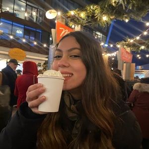 Meet your Posher, Aya